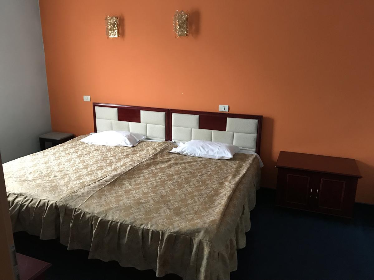 Moticica Hotel Timisoara Esterno foto