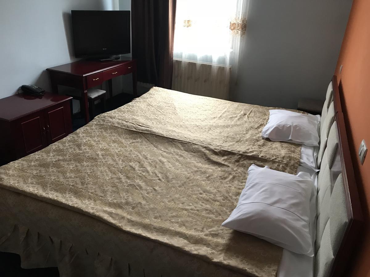 Moticica Hotel Timisoara Esterno foto