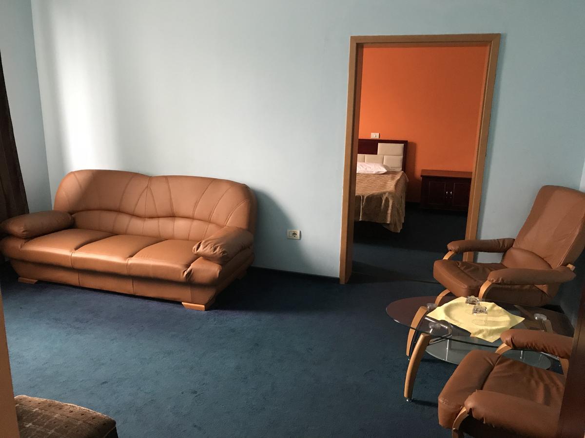 Moticica Hotel Timisoara Esterno foto