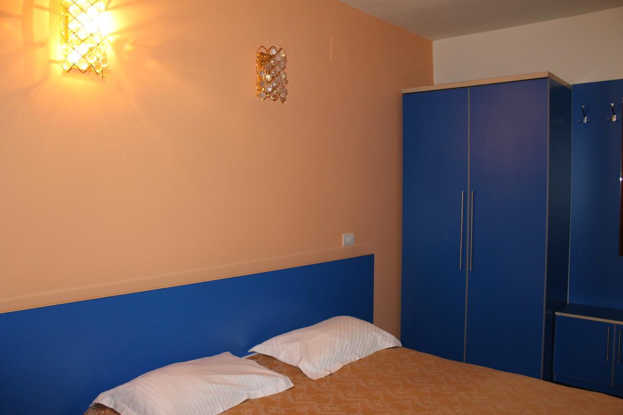 Moticica Hotel Timisoara Esterno foto