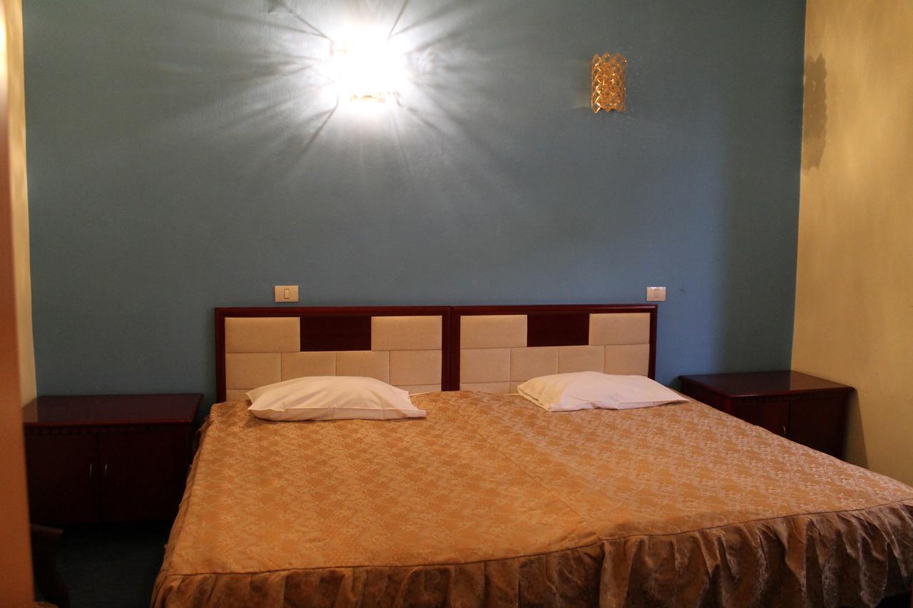 Moticica Hotel Timisoara Esterno foto